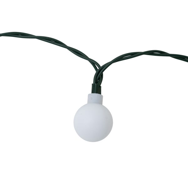 Lichterkette mit runder Kugel als Leuchtelement an einem Kabel