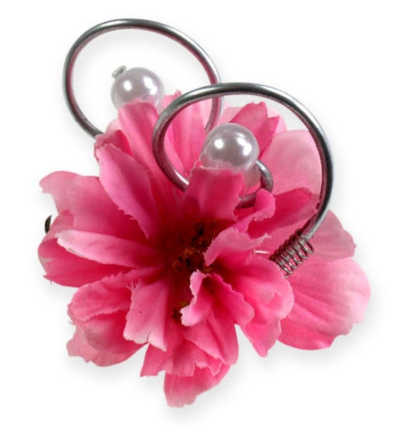 Dekoratives Blumengesteck mit Perlen