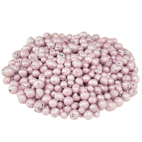 Hellviolette Blähtonkugeln für dekorative Zwecke.