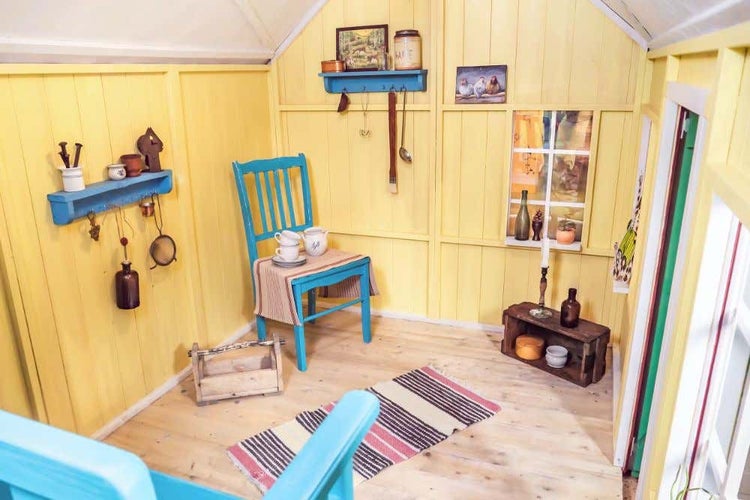 Alpholz Spielhaus Pettersson Kinderspielhaus aus Holz, Kinderhaus mit 44 mm Wandstärke Holzhaus Kinder, Naturbelassen 2,8x2,5m