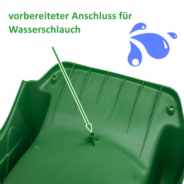 Vorbereiteter Wasseranschluss an einer Rutsche für einen Wasserschlauch.