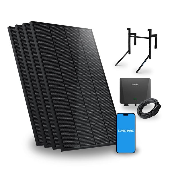 Solarmodule, Wechselrichter, Kabel, Halterungen und Smartphone mit Sunshare Logo