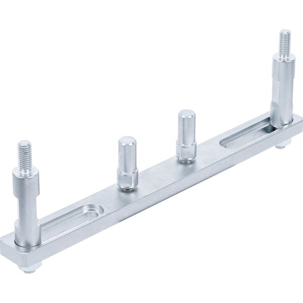 Regal mit vier Ebenen, beladen mit Gewichten und Spielzeug; Höhe 160 cm, Breite 100 cm, Tiefe 30 cm