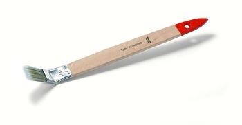 Ein abgewinkelter Heizkörperpinsel mit Holzstiel und Metallfassung für Malerarbeiten.