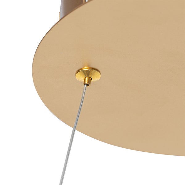 Detail einer Pendelleuchte mit Kabelaufhängung