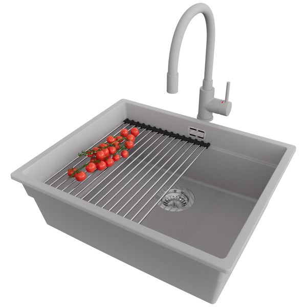 Spüle mit Abtropfgitter und Wasserhahn