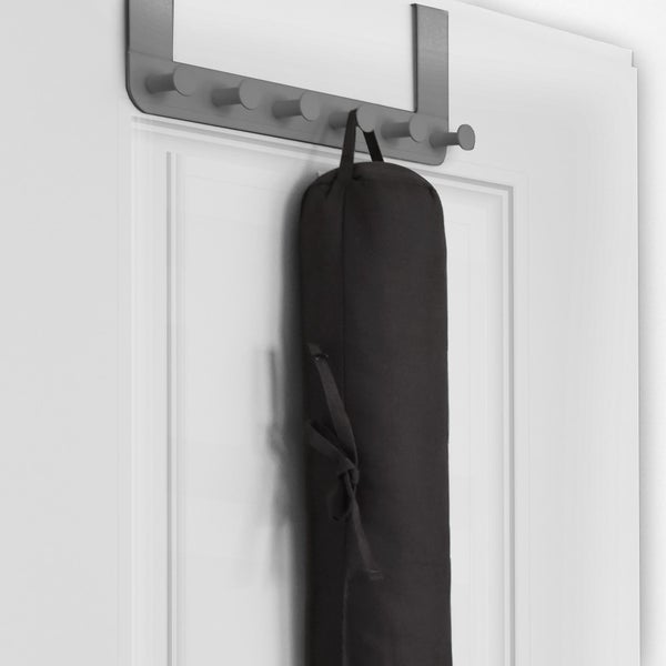 Türgarderobe mit Taschenaufbewahrung an einer Tür