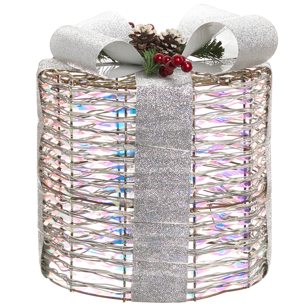 Zylindrische LED-Weihnachtsdekoration als Geschenk mit silberner Glitzerschleife, Tannenzapfen und roten Beeren.