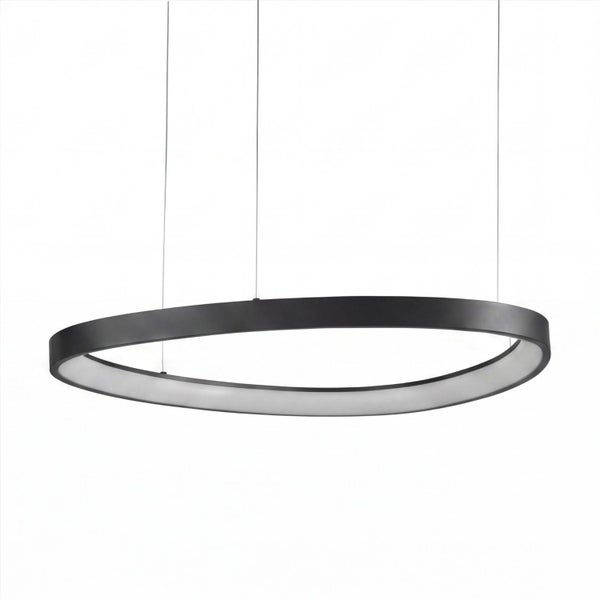 Moderne LED-Pendelleuchte in Ringform, schwarz mit weißem Diffusor, minimalistisches Design.