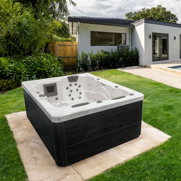 Home Deluxe - Outdoor Whirlpool - WHITE MARBLE PURE - Maße: 210 x 160 x 85 cm - Inkl. Heizung, 27 Massagedüsen und 9 Lichtquellen I Außen Whirlpool Spa für 3 Personen
