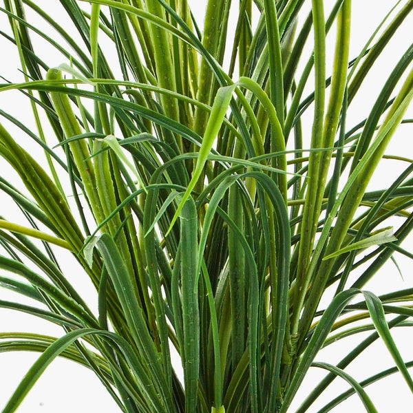 Detailansicht einer künstlichen Sukkulente an einem Stiel.