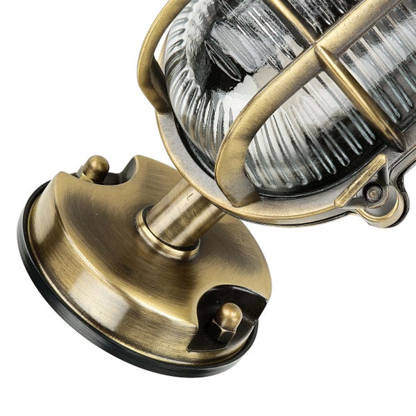 Wandleuchte mit Schutzkorb und Glasabdeckung