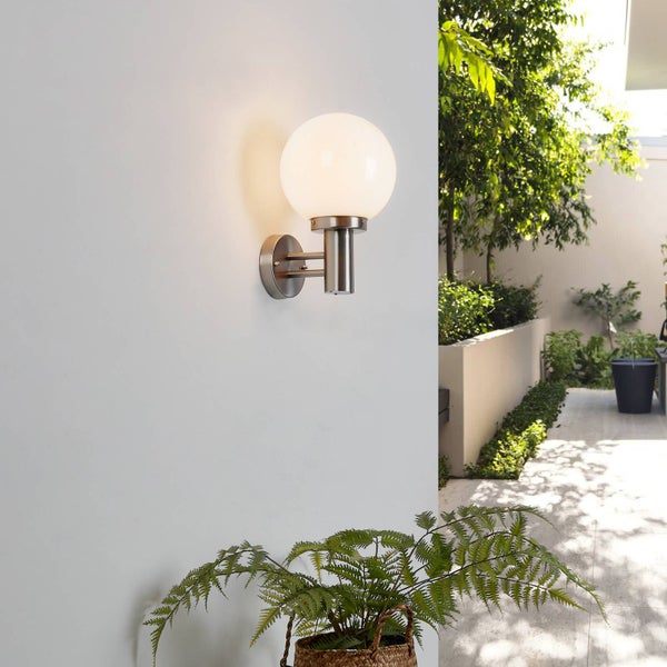 Lindby Edelstahl Wandlampe aussen, Wandleuchte Außenleuchte IP44 Außenlampe Glaskugel 1x E27 max. 60W ohne Leuchtmittel Außenwandleuchten