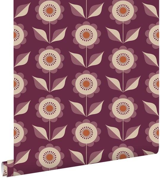 Tapetenrolle mit Blumenmuster für die Wandgestaltung