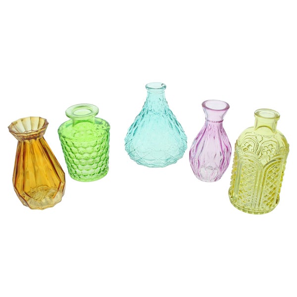 Fünf kleine dekorative Glasvasen in verschiedenen Farben und Formen mit unterschiedlichen Oberflächenstrukturen.