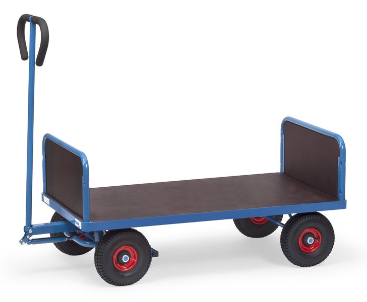 Plattformwagen mit vier Rädern und Schiebebügel