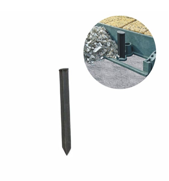 Gemälde einer Frau mit Goldakzenten auf Leinwand