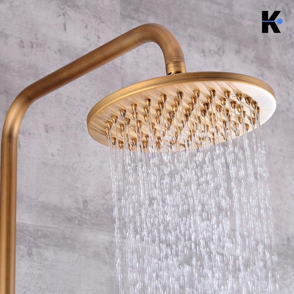 Regendusche mit Wasserstrahl