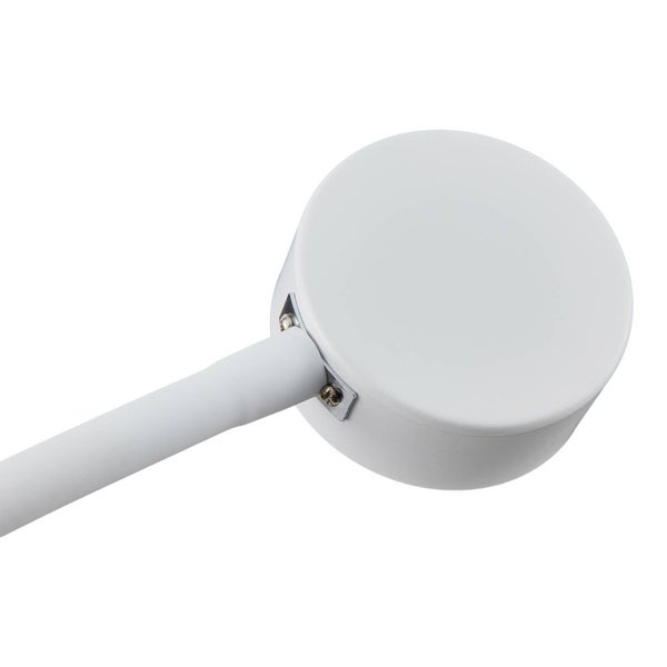 Nahaufnahme einer weißen Lampe mit runder Form und einem flexiblen Arm
