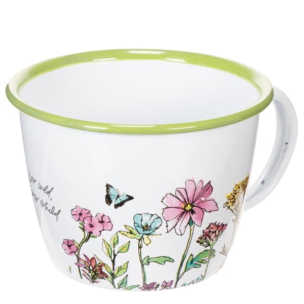 Emaille-Becher mit Blumenmuster, Schmetterling-Illustration und grünem Rand.