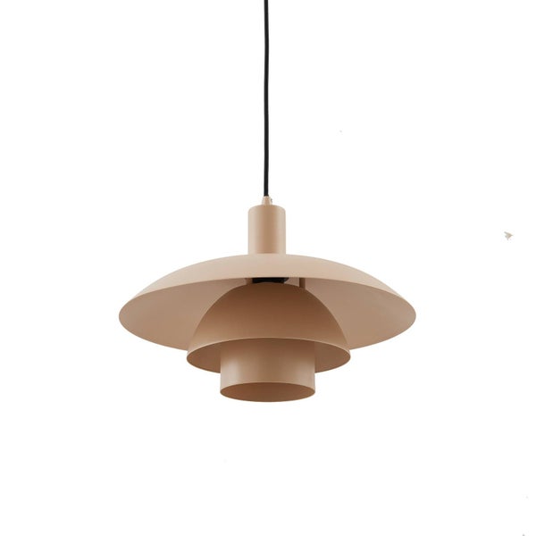 Beige Pendelleuchte aus Metall mit mehrstufigem Schirm im skandinavischen Design.