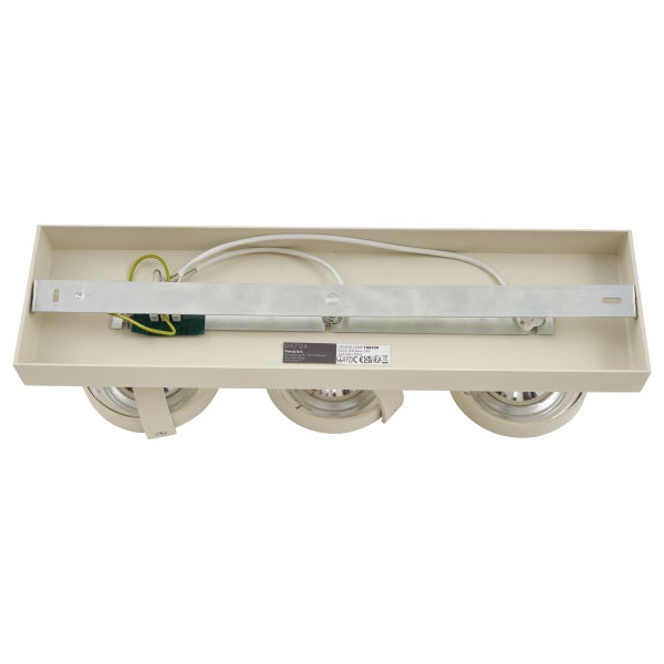 Deckenleuchte mit drei Strahlern zur Beleuchtung von Innenräumen