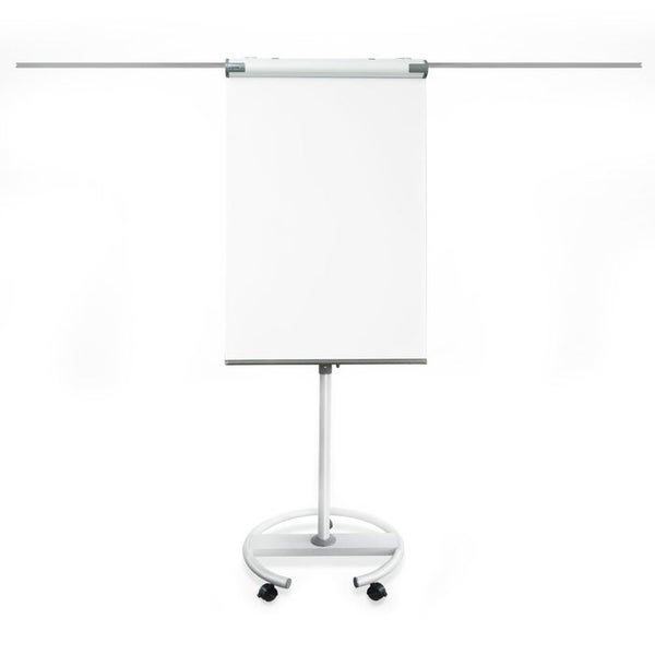 Mobiles Flipchart mit Rundfuß auf Rollen, Whiteboard-Oberfläche und zwei ausziehbaren Seitenarmen.