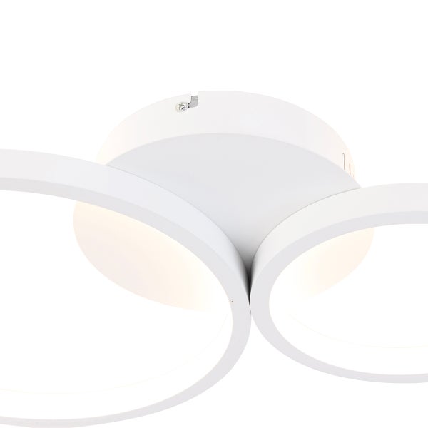 Deckenleuchte mit drei kreisförmigen Leuchtelementen