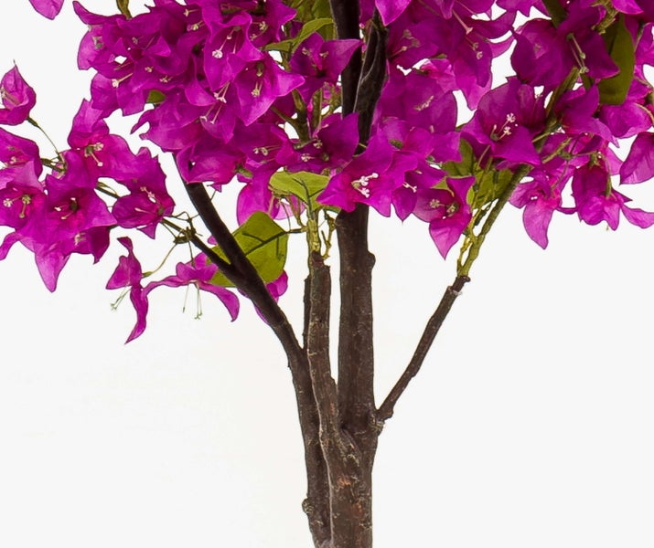 Künstliche Bougainvillea mit pinken Blüten und braunem Stamm