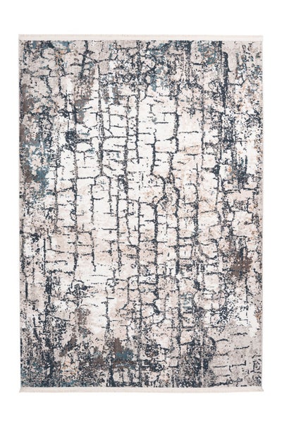 Rechteckiger Teppich mit abstraktem, verwaschenem Muster und Fransen an den Enden.