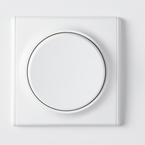 Runder Drehdimmer für Unterputzmontage mit quadratischem Rahmen