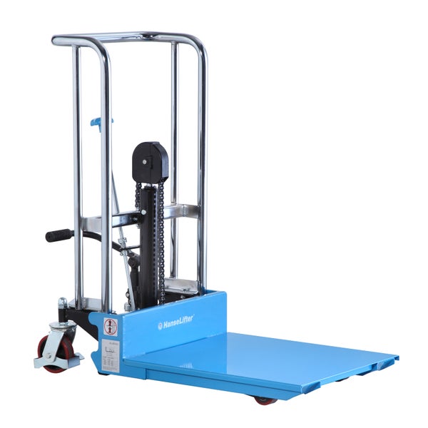 HanseLifter manueller Plattform-Hochhubwagen mit blauem Lasttisch, verchromtem Rahmen und hydraulischem Kettenzug.