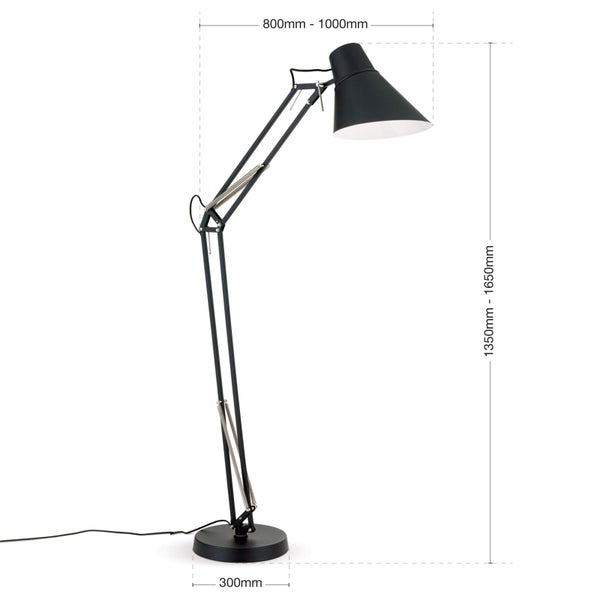 Verstellbare Stehlampe mit den Maßen 1350 mm bis 1650 mm Höhe und 800 mm bis 1000 mm Ausladung.