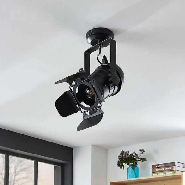 Schwarze Deckenleuchte im Scheinwerferdesign