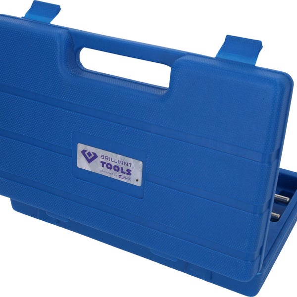 Blaue Werkzeugkiste von Brilliant Tools, teilweise geöffnet