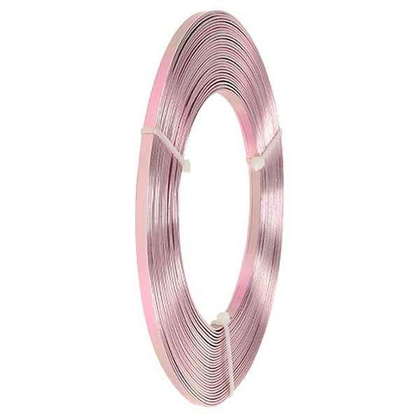 Rosa Flachdraht auf Rolle aus Aluminium mit glänzender Oberfläche.