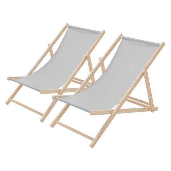Zwei klappbare Liegestühle aus hellem Holz mit grauem Stoffbezug für Garten und Terrasse.