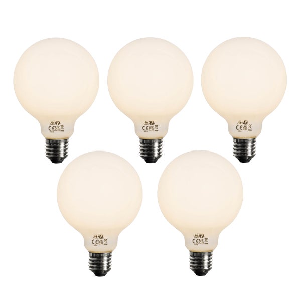 Fünf LED-Globelampen mit E27-Sockel und mattem Glas.
