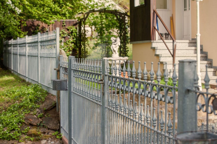 ELEO Zaun Set 10 m Lugano feuerverzinkt zum Einbetonieren