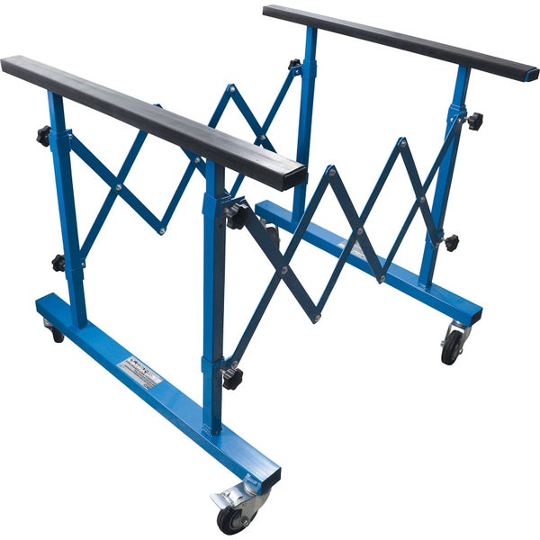 Zwei blaue, verstellbare Materialständer mit Rollen und schwarzer Auflagefläche.