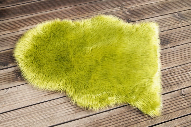 FRANK FLECHTWAREN | Kunstfell Trend-Grün, ca. 65 x 90 cm, Stückpreis, POLYESTER