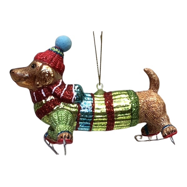 Dackel Weihnachtsbaumschmuck mit Mütze, Schal und Schlittschuhen