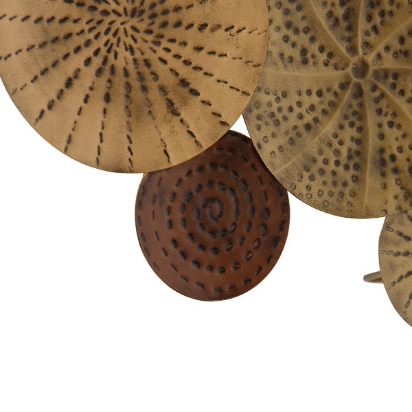 Wanddekoration aus Metall mit kreisförmigen Elementen und verschiedenen Mustern