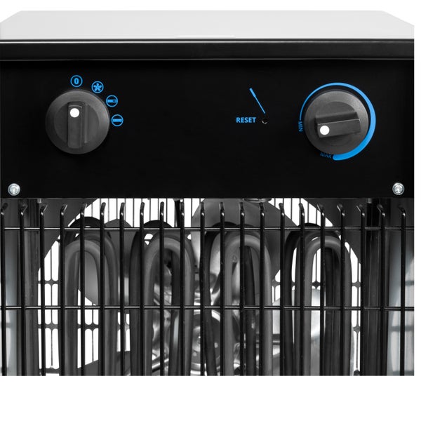 Detailansicht eines Heizlüfters mit Bedienelementen