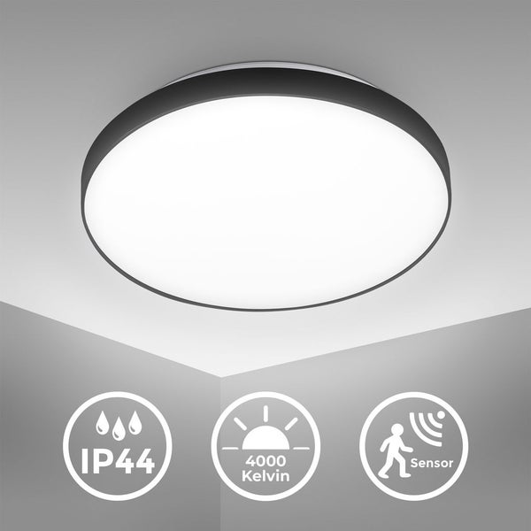 Runde schwarze Deckenleuchte mit IP44 Spritzwasserschutz, 4000 Kelvin neutralweißem Licht und integriertem Bewegungssensor.