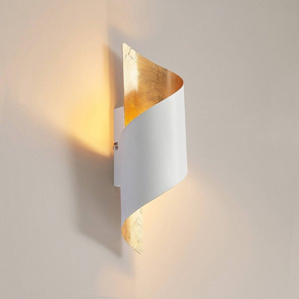 Wandleuchte in geschwungenem Design für Innenräume