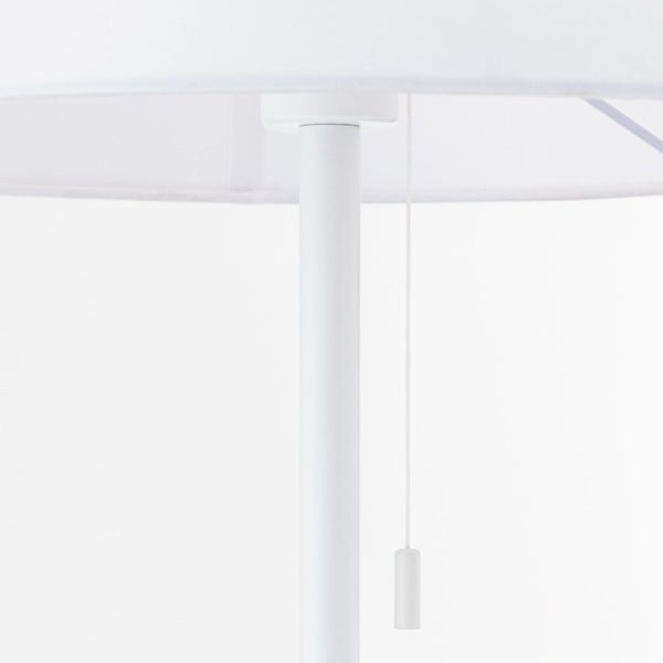 Detail einer Stehlampe mit Zugschalter