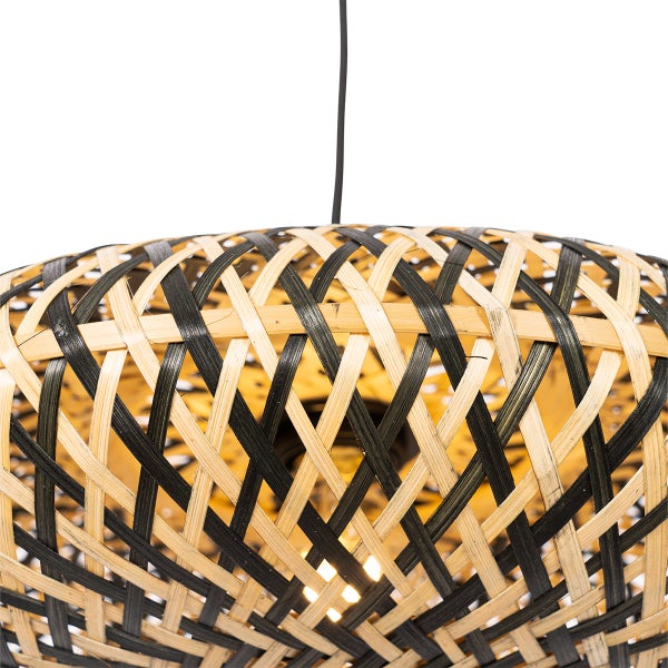 Hängelampe aus Bambusgeflecht