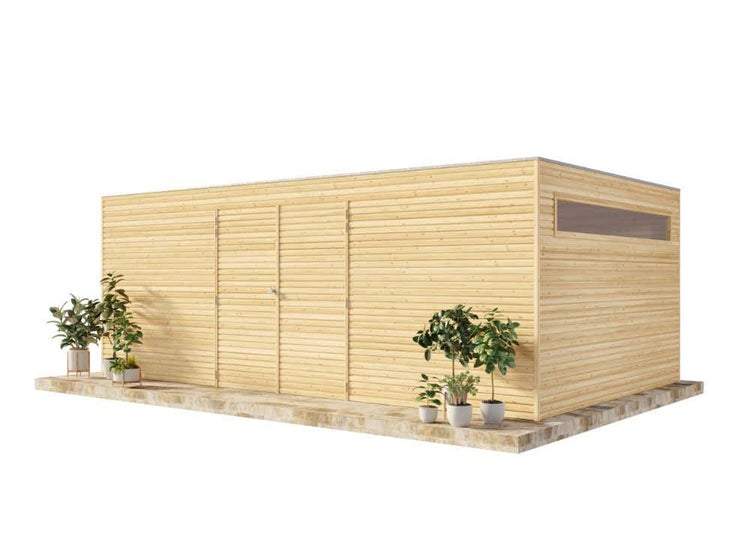 Modernes Balkonset mit hellem quadratischem Tisch und zwei grünen Stühlen mit Längsstreben auf einem Balkon mit Glasgeländer und Meerblick.