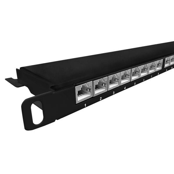Patchpanel mit nummerierten RJ45-Anschlüssen zur Rack-Montage.